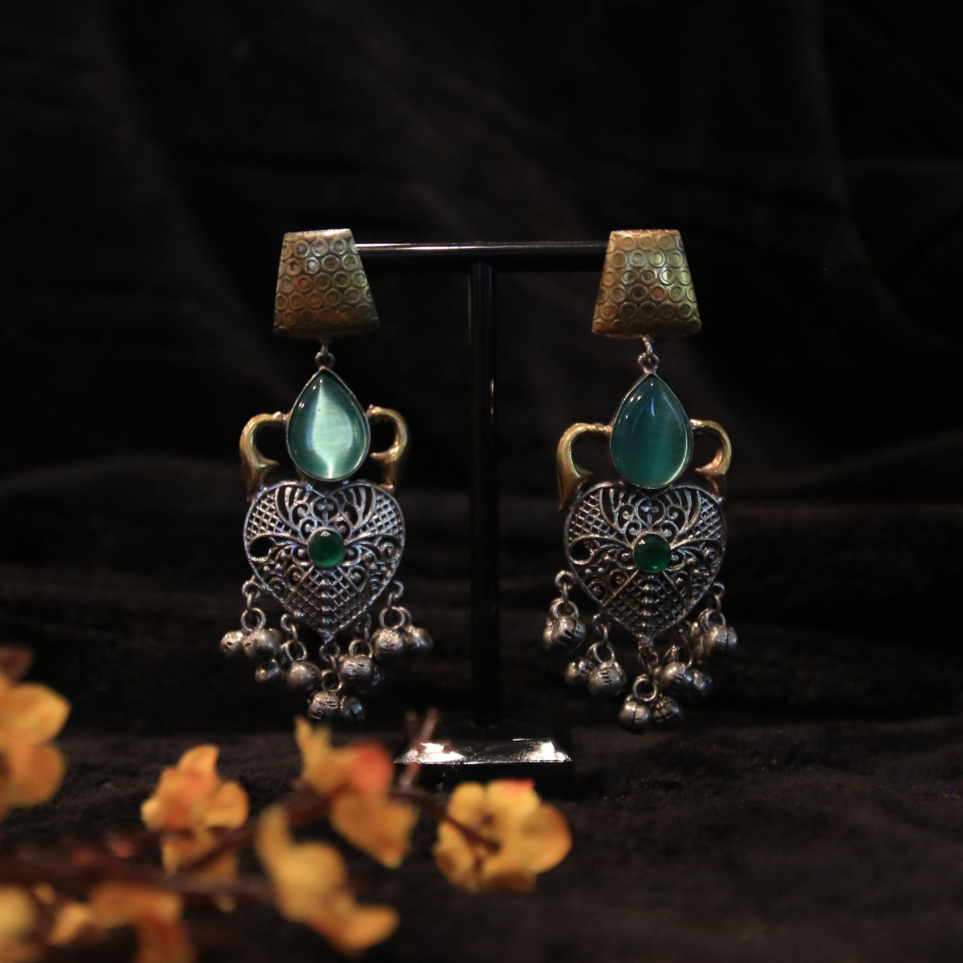 Oxidized Dual Tone Earring with Beautiful Stones