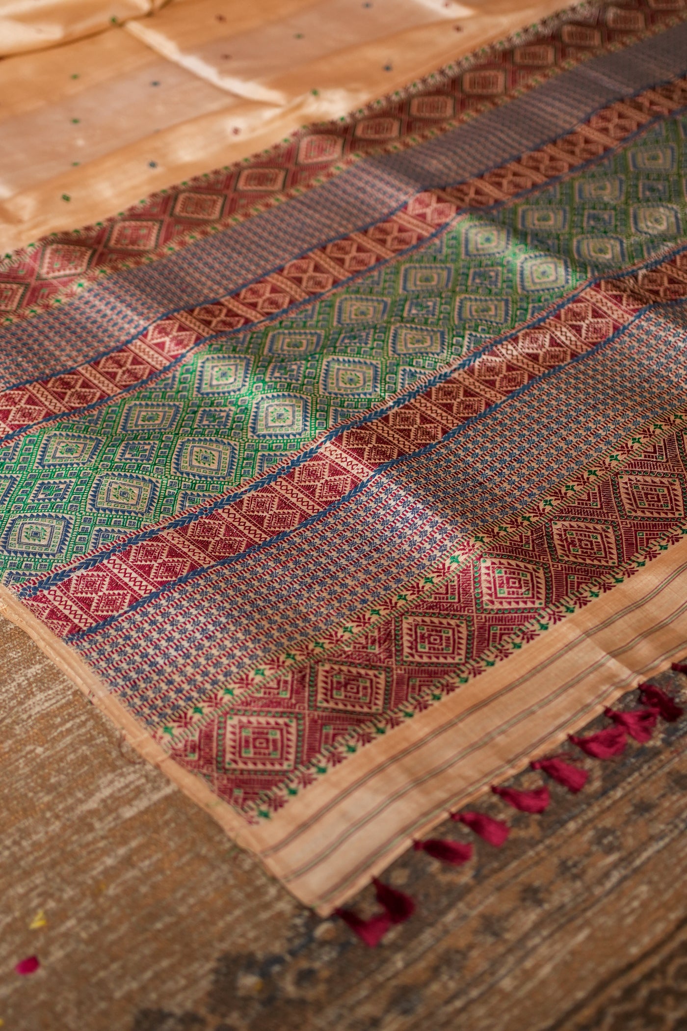 Assam Handloom Pure Tussar Silk Saree – Temple Border Weave in Festive Ivory and Multicolor Pallu