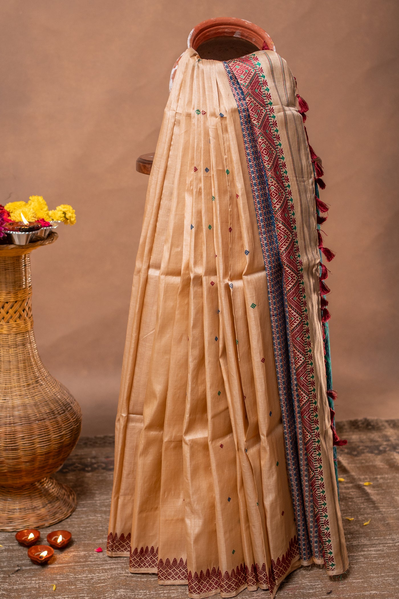 Assam Handloom Pure Tussar Silk Saree – Temple Border Weave in Festive Ivory and Multicolor Pallu