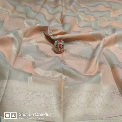 Elegant Chanderi Silk Saree with Intricate Woven Design and Rich Border