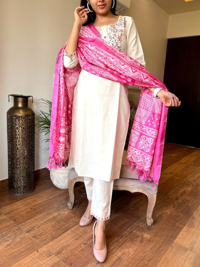 White Handloom Kurta Set in Ikkat Print