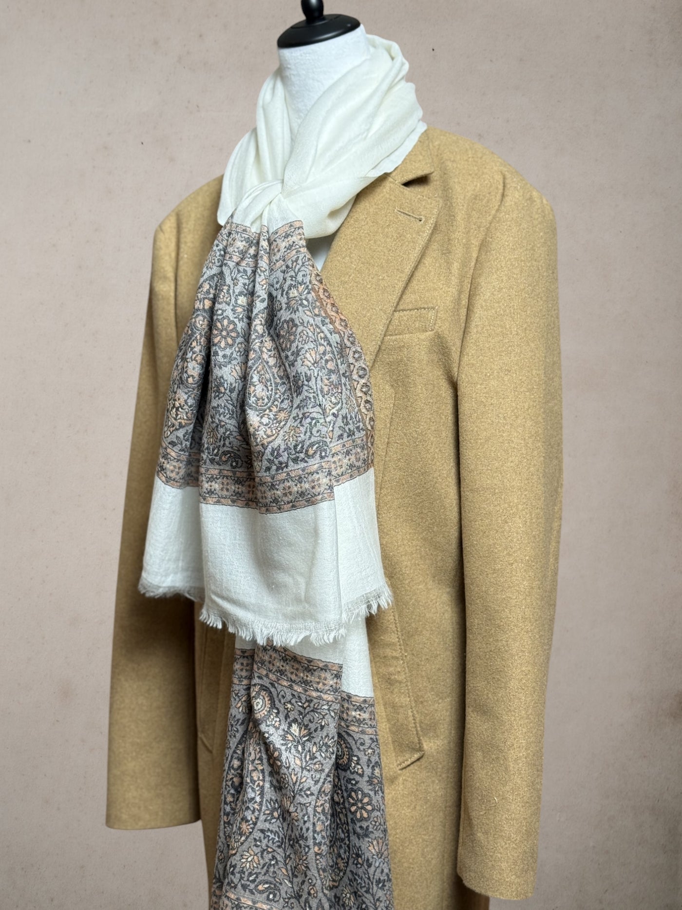 Authentic Kashmiri Pashmina Kani Pala Stole – Luxury Pure Cashmere Winter Wrap – Handwoven Soft Scarf 70cm x 200cm in Cream Color